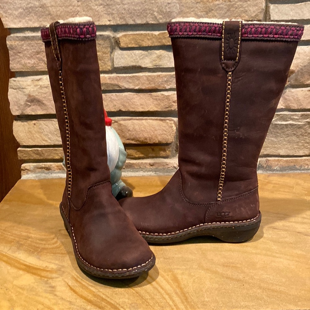 MOVING SALE: NWT’s Ugg Boots 👢!